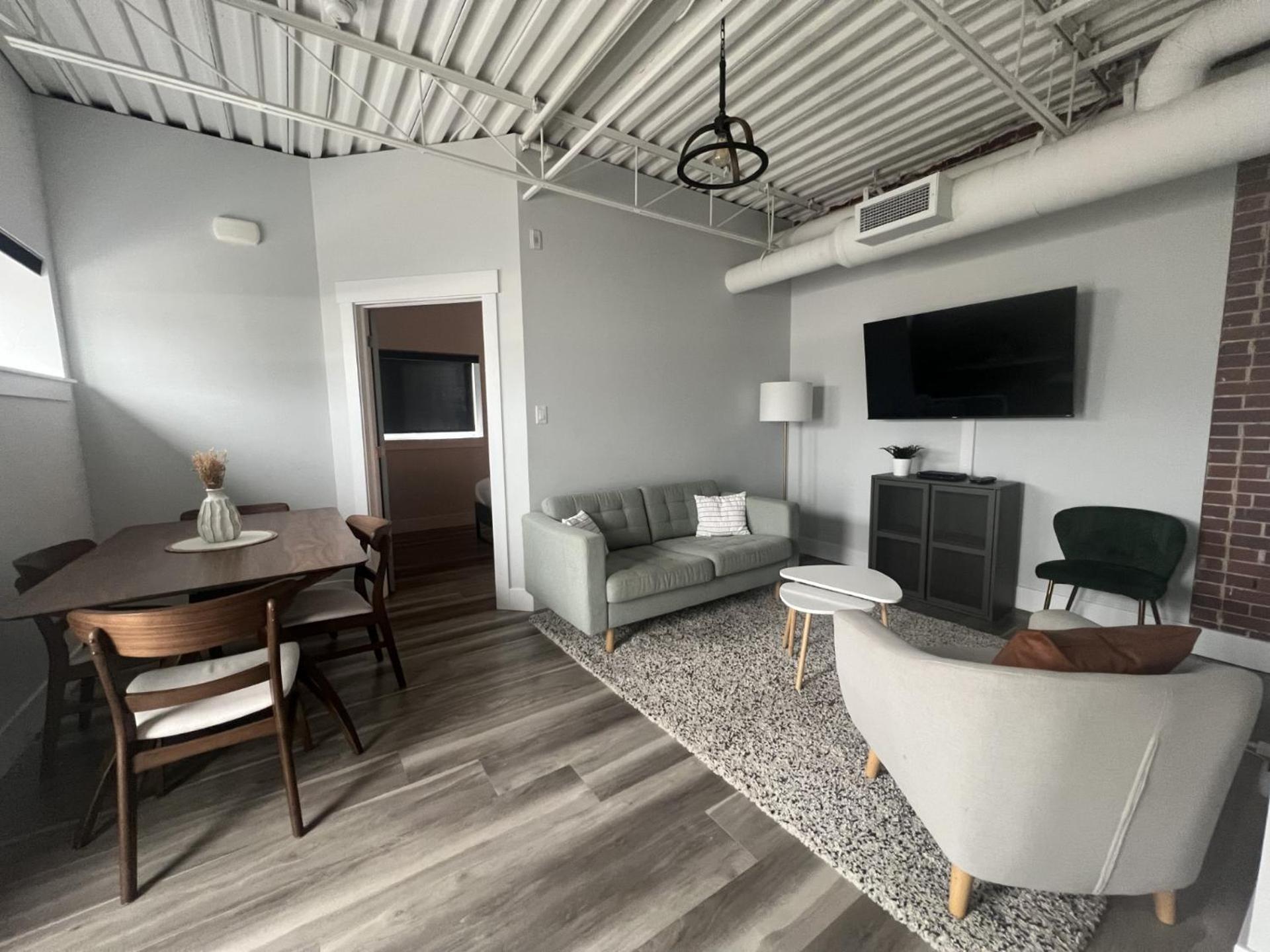 Aparthotel Station 1 By Terra Hospitality Moncton Exterior foto